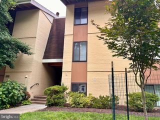 8 CROSS KEYS RD #8F, Baltimore, MD 21210