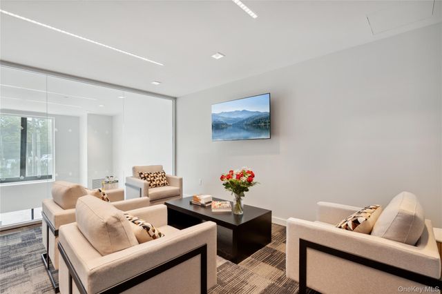 218 Middle Neck Road 211, Great Neck, NY 11021