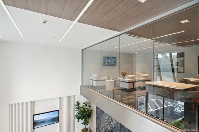 218 Middle Neck Road 211, Great Neck, NY 11021