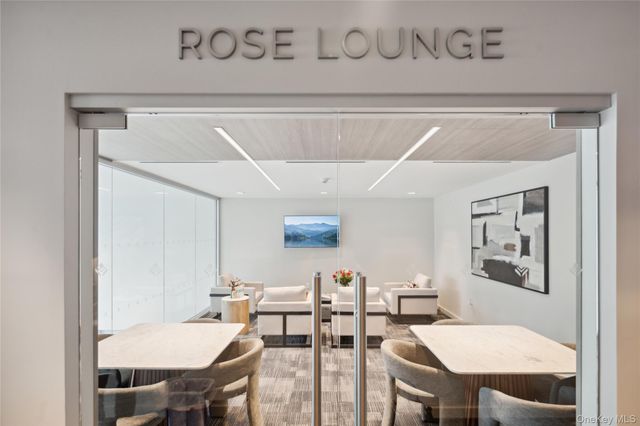 218 Middle Neck Road 211, Great Neck, NY 11021