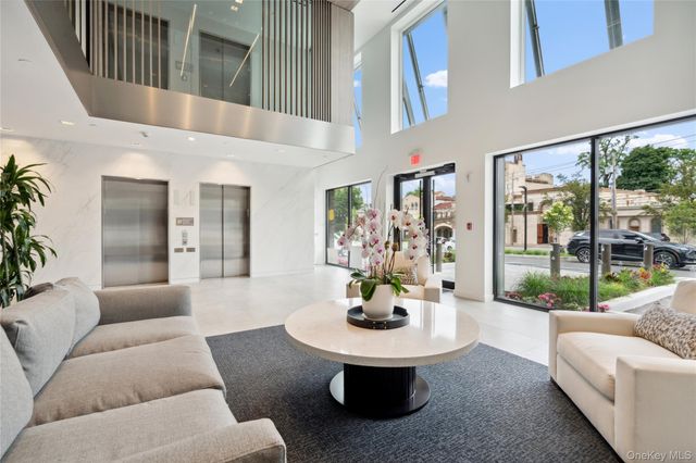 218 Middle Neck Road 211, Great Neck, NY 11021