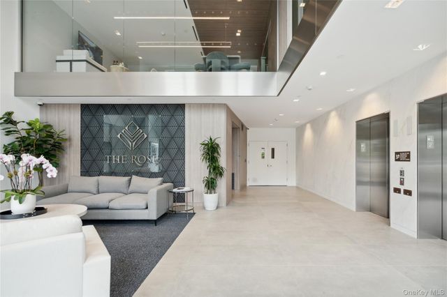 218 Middle Neck Road 211, Great Neck, NY 11021