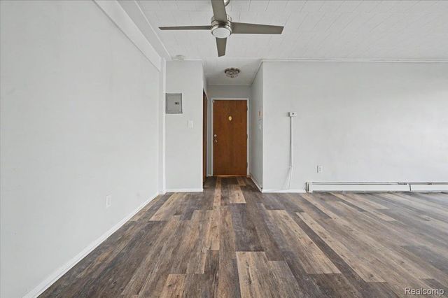 8300 E Jefferson Avenue 107, Detroit, MI 48214