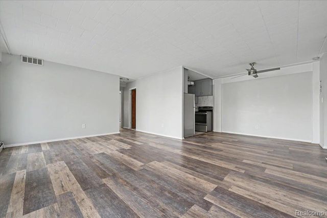 8300 E Jefferson Avenue 107, Detroit, MI 48214