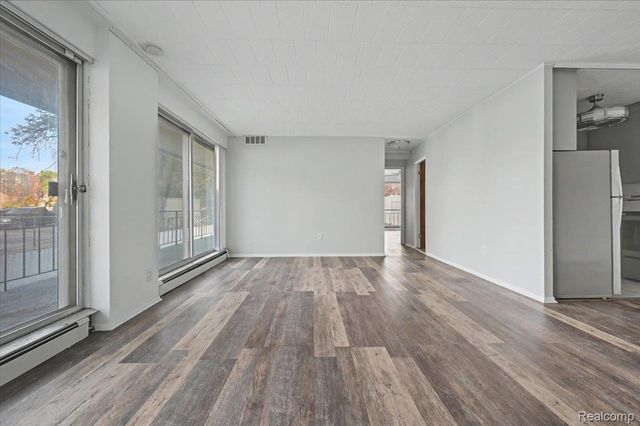 8300 E Jefferson Avenue 107, Detroit, MI 48214
