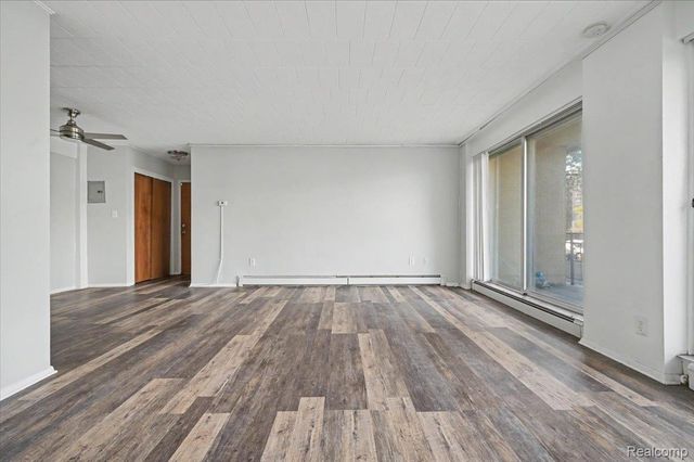 8300 E Jefferson Avenue 107, Detroit, MI 48214