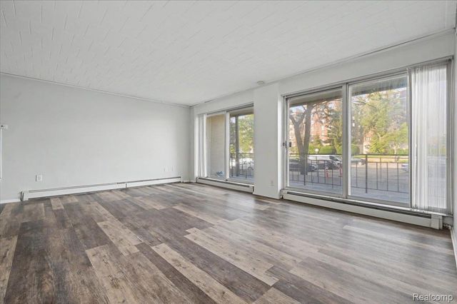 8300 E Jefferson Avenue 107, Detroit, MI 48214