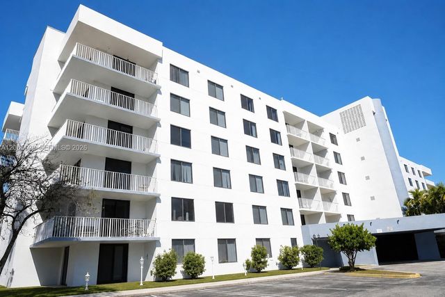 901 Hillcrest Dr 311, Hollywood, FL 33021