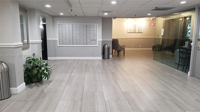 901 Hillcrest Dr 311, Hollywood, FL 33021