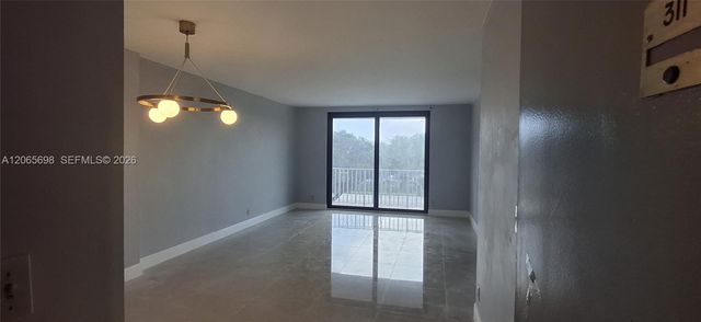 901 Hillcrest Dr 311, Hollywood, FL 33021