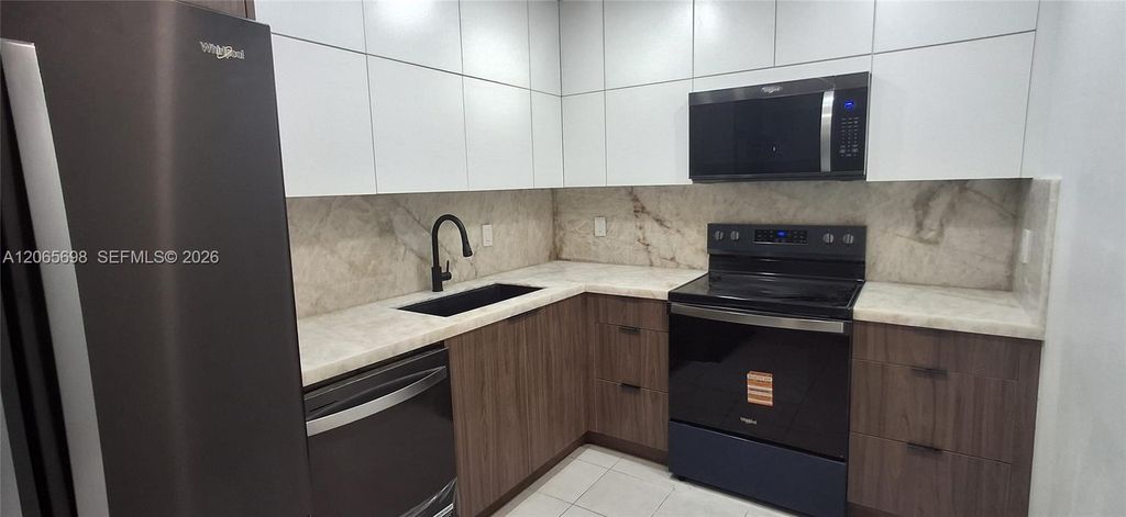 901 Hillcrest Dr 311, Hollywood, FL 33021