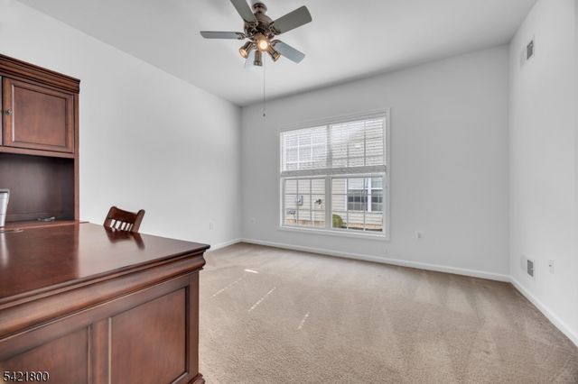 180 Stone Manor Dr, Franklin Twp., NJ 08873