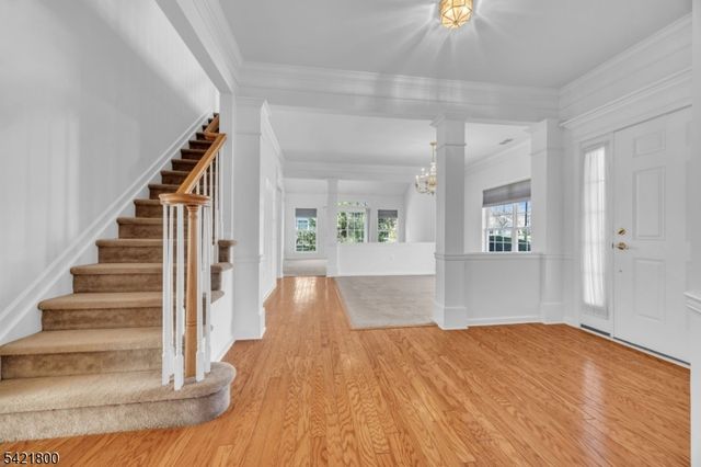 180 Stone Manor Dr, Franklin Twp., NJ 08873
