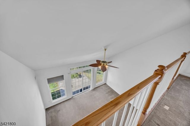 180 Stone Manor Dr, Franklin Twp., NJ 08873