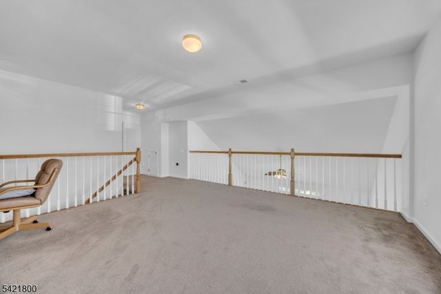 180 Stone Manor Dr, Franklin Twp., NJ 08873