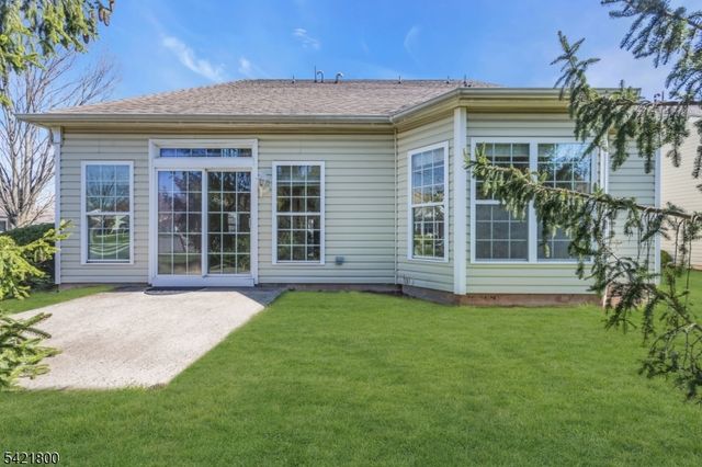 180 Stone Manor Dr, Franklin Twp., NJ 08873