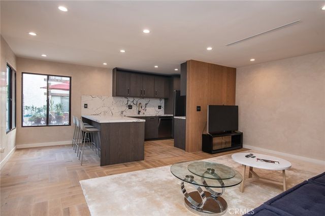 515 N Jackson Street 102, Glendale, CA 91206