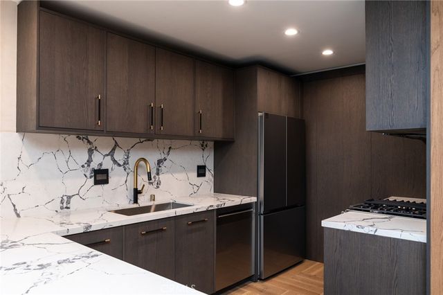 515 N Jackson Street 102, Glendale, CA 91206