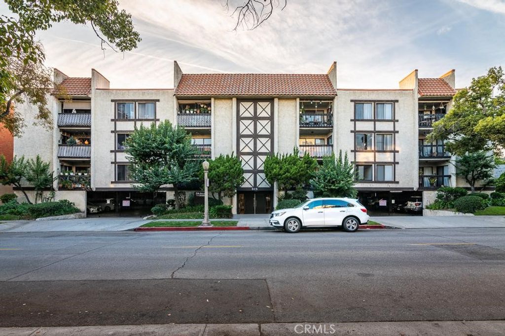 515 N Jackson Street 102, Glendale, CA 91206 — photo 2