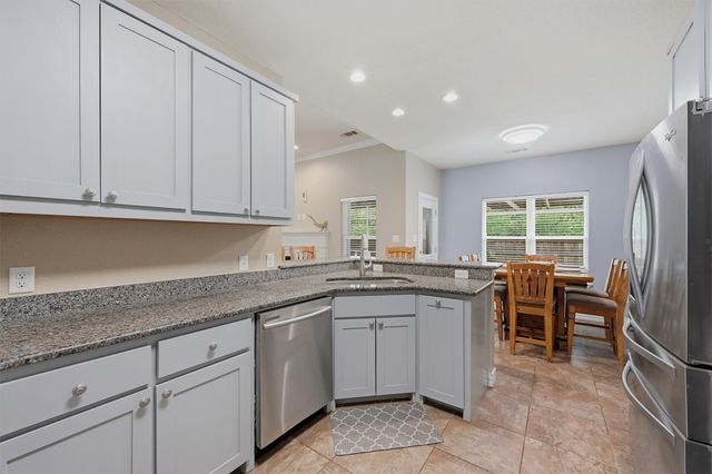 230 Bent Oak Drive, Pottsboro, TX 75076