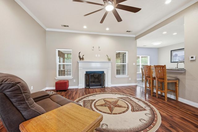 230 Bent Oak Drive, Pottsboro, TX 75076