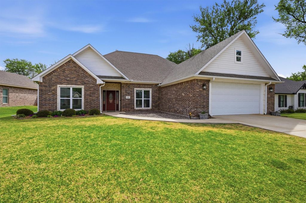 230 Bent Oak Drive, Pottsboro, TX 75076