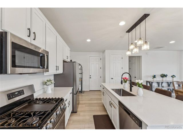 24544 E 37th Ave, Aurora, CO 80019