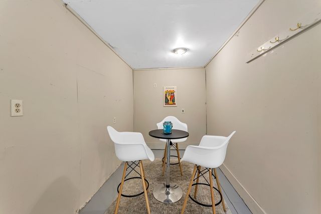 17 Metcalf St, Boston, MA 02131