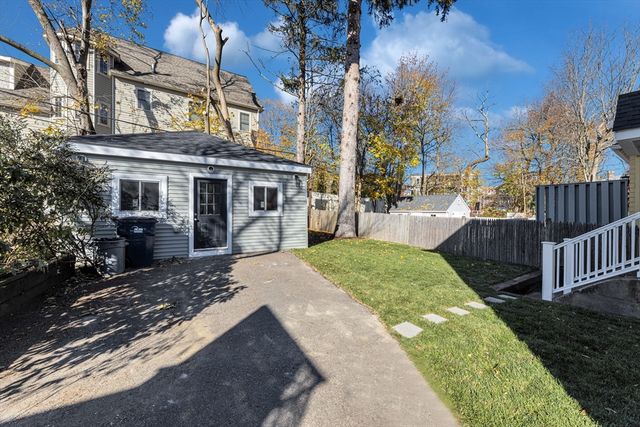 17 Metcalf St, Boston, MA 02131