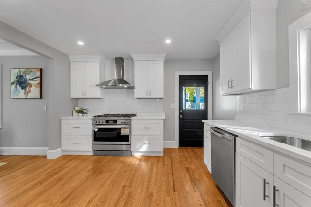 17 Metcalf St, Boston, MA 02131