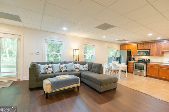155 Torrey Pines Court, Newnan, GA 30265