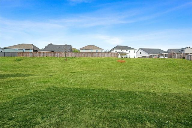 106 Kingston Circle, Carrollton, GA 30117