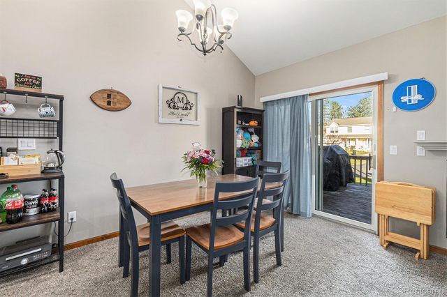 206 Meadow Pointe Drive, Fenton, MI 48430