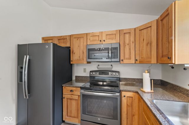 1630 N 400 W, Bargersville, IN 46106