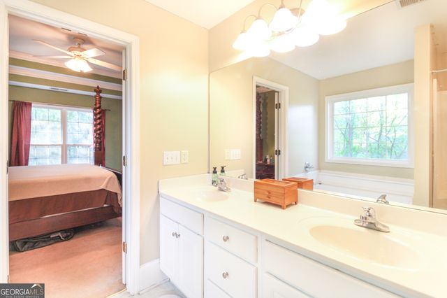 268 E Creek Bend, Athens, GA 30605