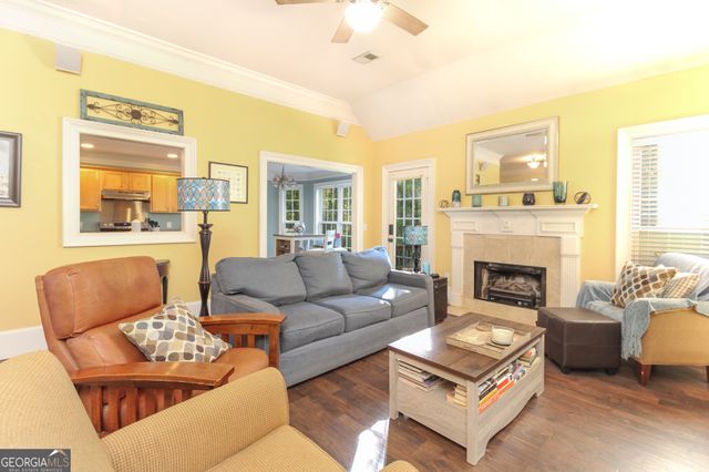 268 E Creek Bend, Athens, GA 30605