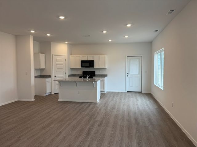 406 B W Cloud Drive, Siloam Springs, AR 72761