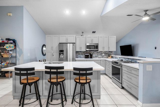 5781 Laurel Green Circle, Boynton Beach, FL 33437