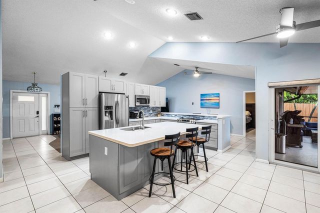 5781 Laurel Green Circle, Boynton Beach, FL 33437