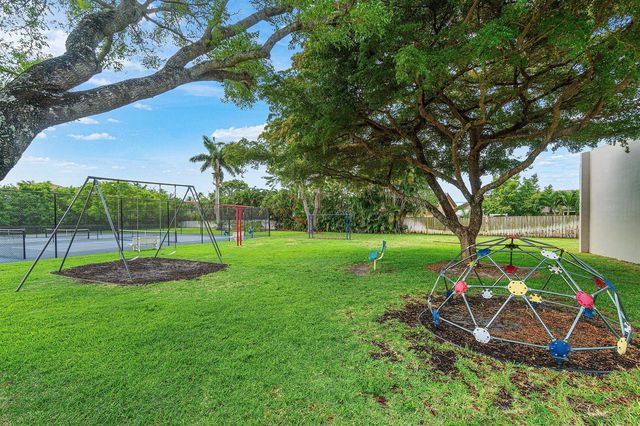 5781 Laurel Green Circle, Boynton Beach, FL 33437