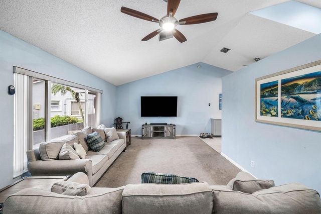5781 Laurel Green Circle, Boynton Beach, FL 33437