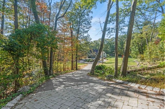 7 Rockburn Pass, West Milford Twp., NJ 07480