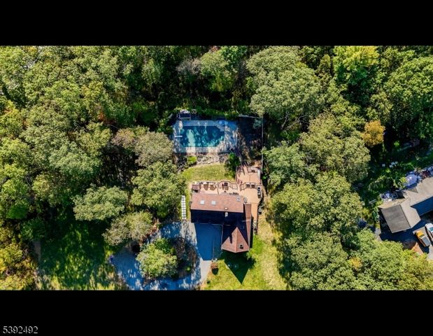 7 Rockburn Pass, West Milford Twp., NJ 07480