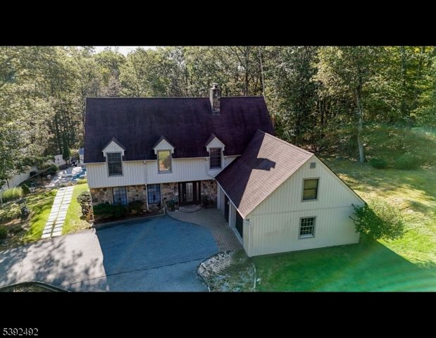 7 Rockburn Pass, West Milford Twp., NJ 07480