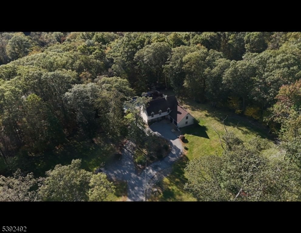 7 Rockburn Pass, West Milford Twp., NJ 07480