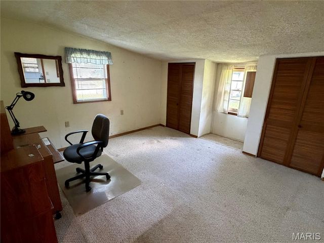 3330 Elm Street, St Charles, MO 63301