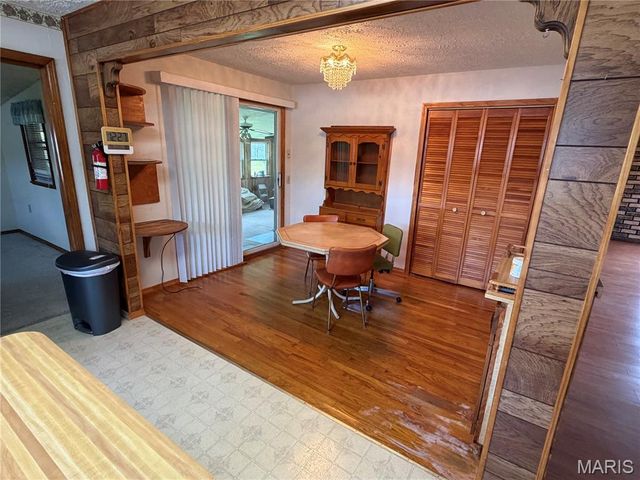 3330 Elm Street, St Charles, MO 63301