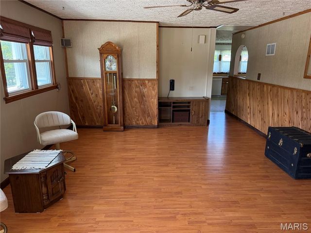 3330 Elm Street, St Charles, MO 63301