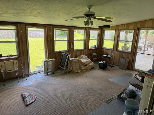 3330 Elm Street, St Charles, MO 63301