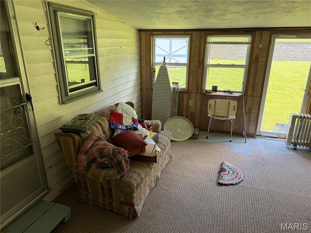 3330 Elm Street, St Charles, MO 63301